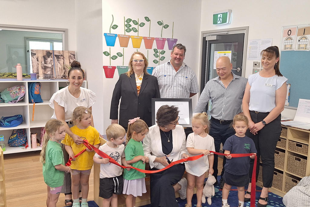 Member for Western Victoria Jacinta Ermacora officially opened the Dimboola Primary School Kindergarten on February 12, joined by Emerge Early Years Services CEO Elicia Napoli, Hindmarch Shire Council CEO Monica Revell, the deputy mayor Chan Uoy and local children.