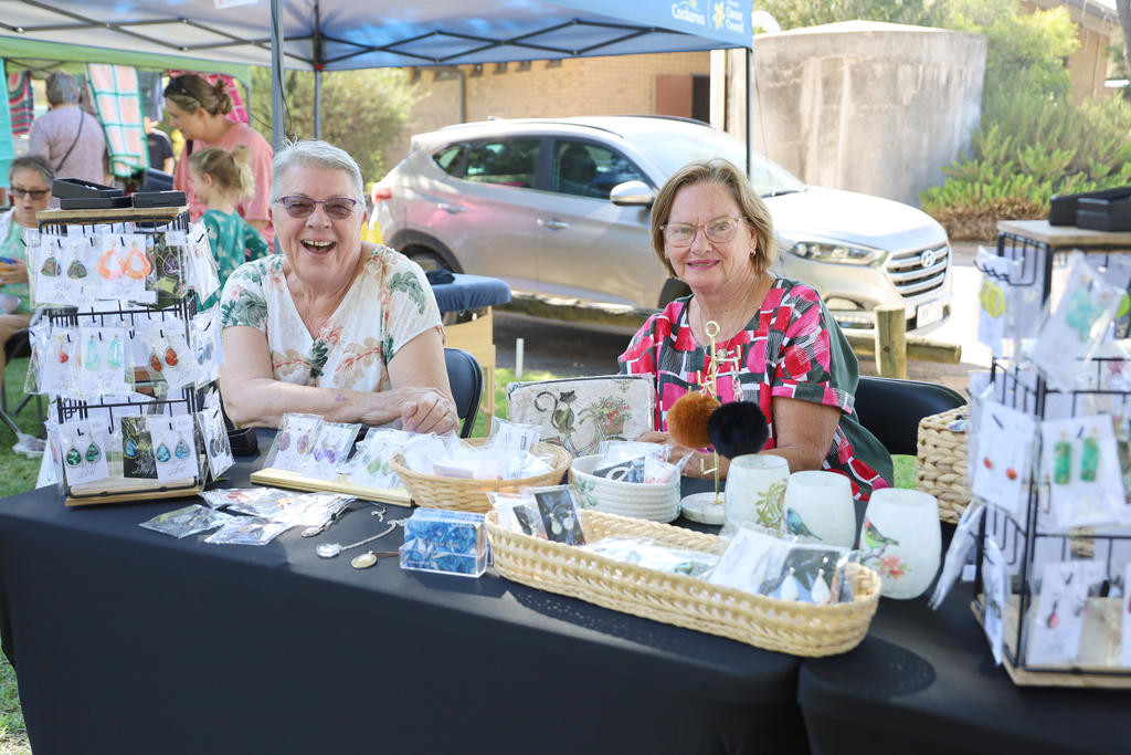 Barbara and Lynne from Warracknabeal at the Wimmera Bling stall.
