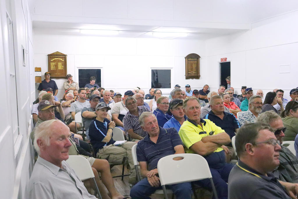 Winian Hall full to capacity for community meeting about the Little Desert Fire, Levy and dingo breeding.