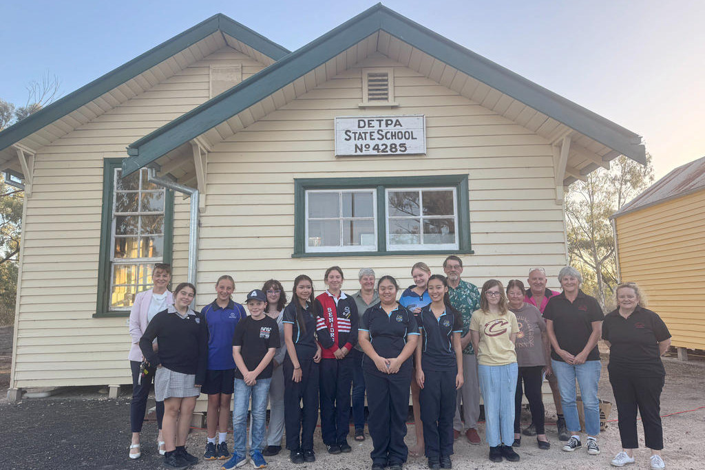 Hindmarsh Shire youth councillors with Jeparit community group members.