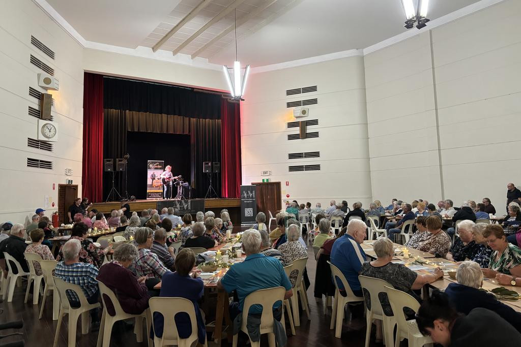 Don Costa plays in front of a sold-out audience of around 200 people. Photos: CAITLIN MENADUE