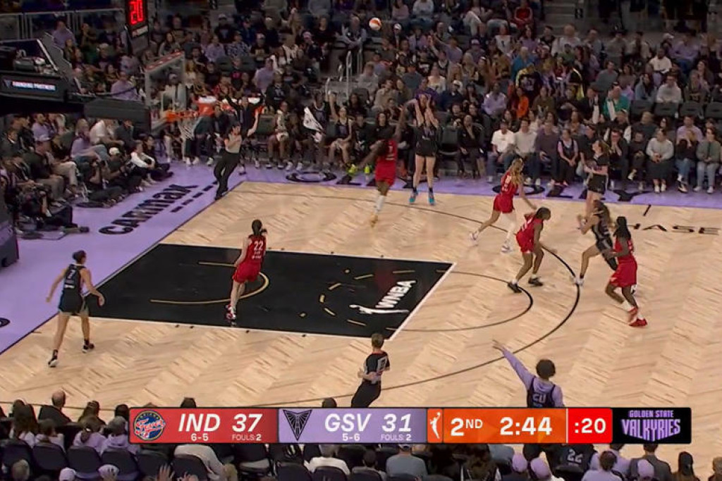 Bibby sparkles in WNBA debut - feature photo