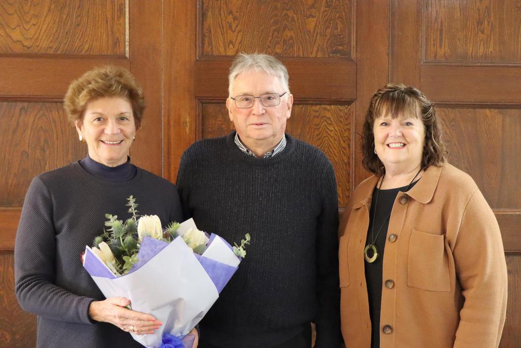 Departing chair of the Horsham Regional Art Gallery Trust Rhonda Tursi, with incoming trustee chair Rod Schulz, and trustee Pam Clarke.