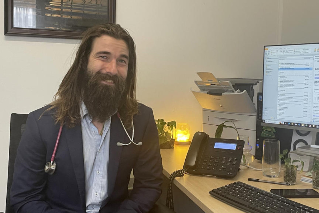 Dr Felix Ritson