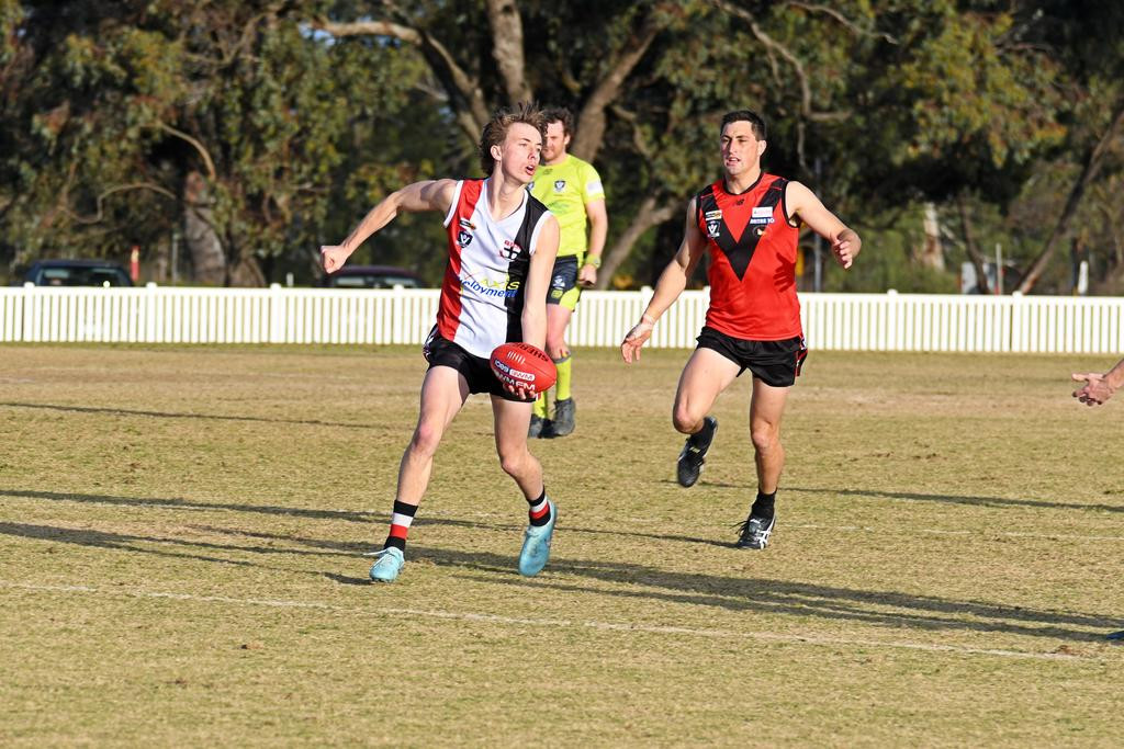 With finals hopes on the line, the Horsham Saints and Southern Mallee Thunder are looking for a big win this weekend.