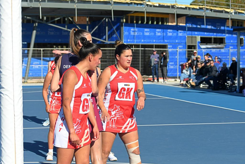 Paige (left) and Faith Biddle were dynamic in defence for Ararat; however, Horsham's experience saw them win 48-41.
