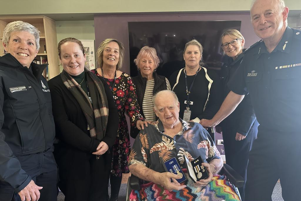 Michelle, Hopetoun Campus Manager Angela Naylor, Hopetoun Nurse Unit Manager Alison Fischer, RNH Deputy Director of Nursing Debra Matricardi, Sharon, Michael and Denis.