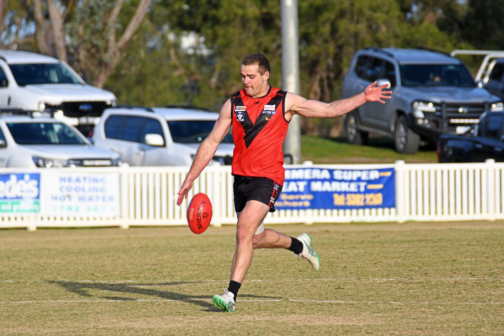 Warriors gun forward Paul Summers (pictured) and team mate Cody Driscoll kicked six each against the Horsham Saints in their side's 38-point win.