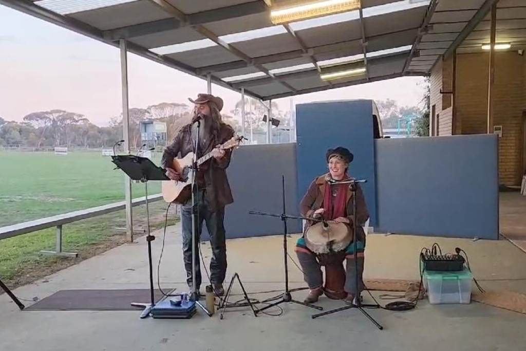 Roy Kossena and Sarah are playing at the live music night organised by the Woomelang and District Bush Nursing Centre.