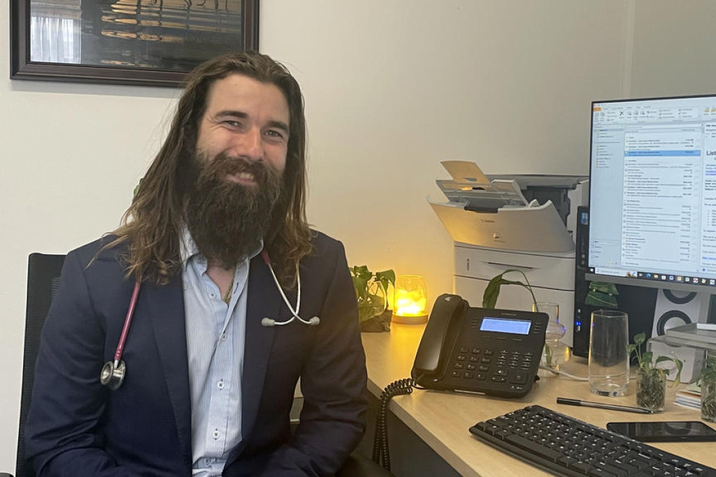 Dr Felix Ritson