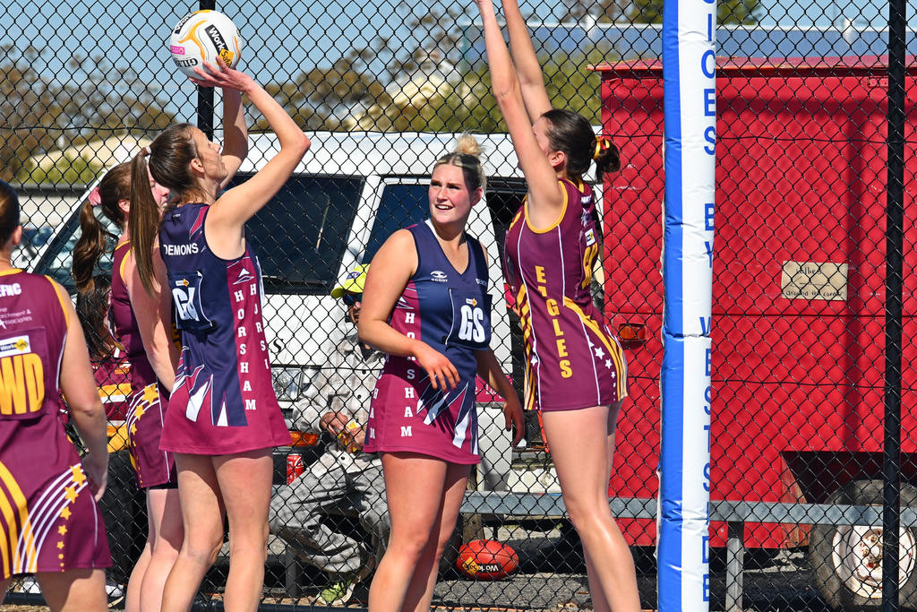 Georgia Batson top scored for Horsham with 31 goals, while Imogen Worthy added 30.