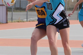 Southern Mallee Thunder’s Connie Rule (right knocks the ball away from Nhill’s Ruby James.