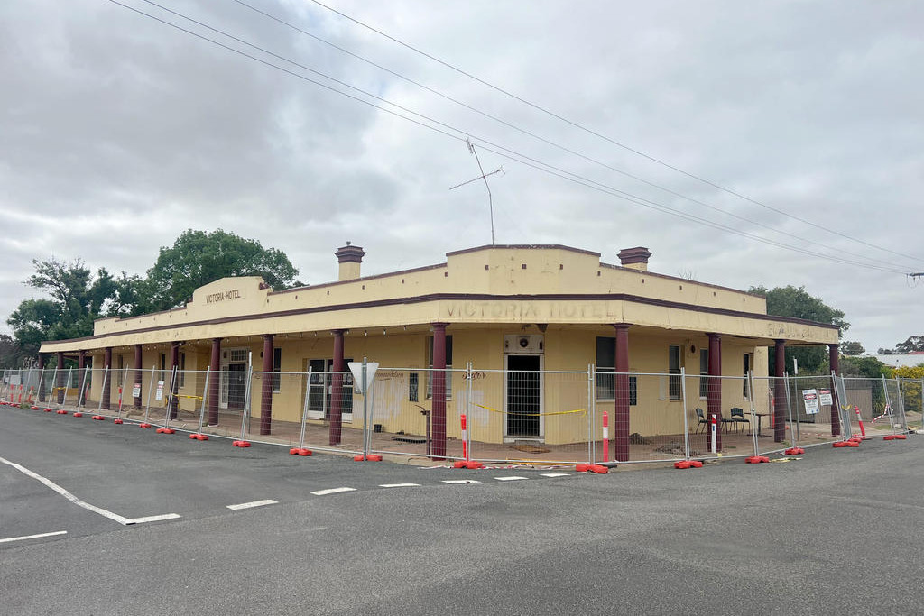 Demolition crews begin dismantling Beulah’s historic Victoria Hotel, following safety concerns over the building’s deteriorating structure.