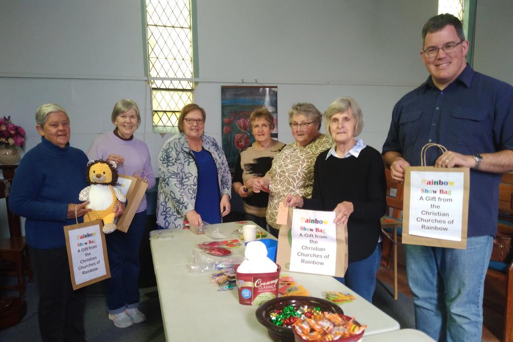 Margaret Mellington, Jenny Solly, Pam Clugston, Elaine Nitschke, Joan Harmer, Joy McLean and Pr Lucas Matuschka.