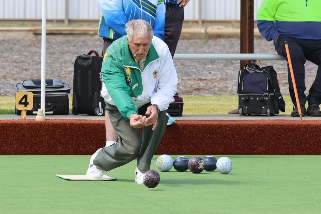 Wayne Nitschke in action for Rainbow against Hopetoun in round nine of the North Wimmera Weekend Pennant Division One.