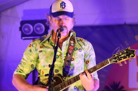 MALLEE-BORN: Danny Walsh Banned got the crowd dancing. Photo: LES GRAETZ