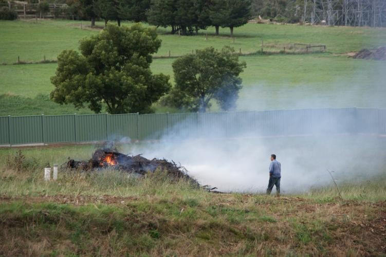 The CFA urges anyone planning a burn-off to register it online