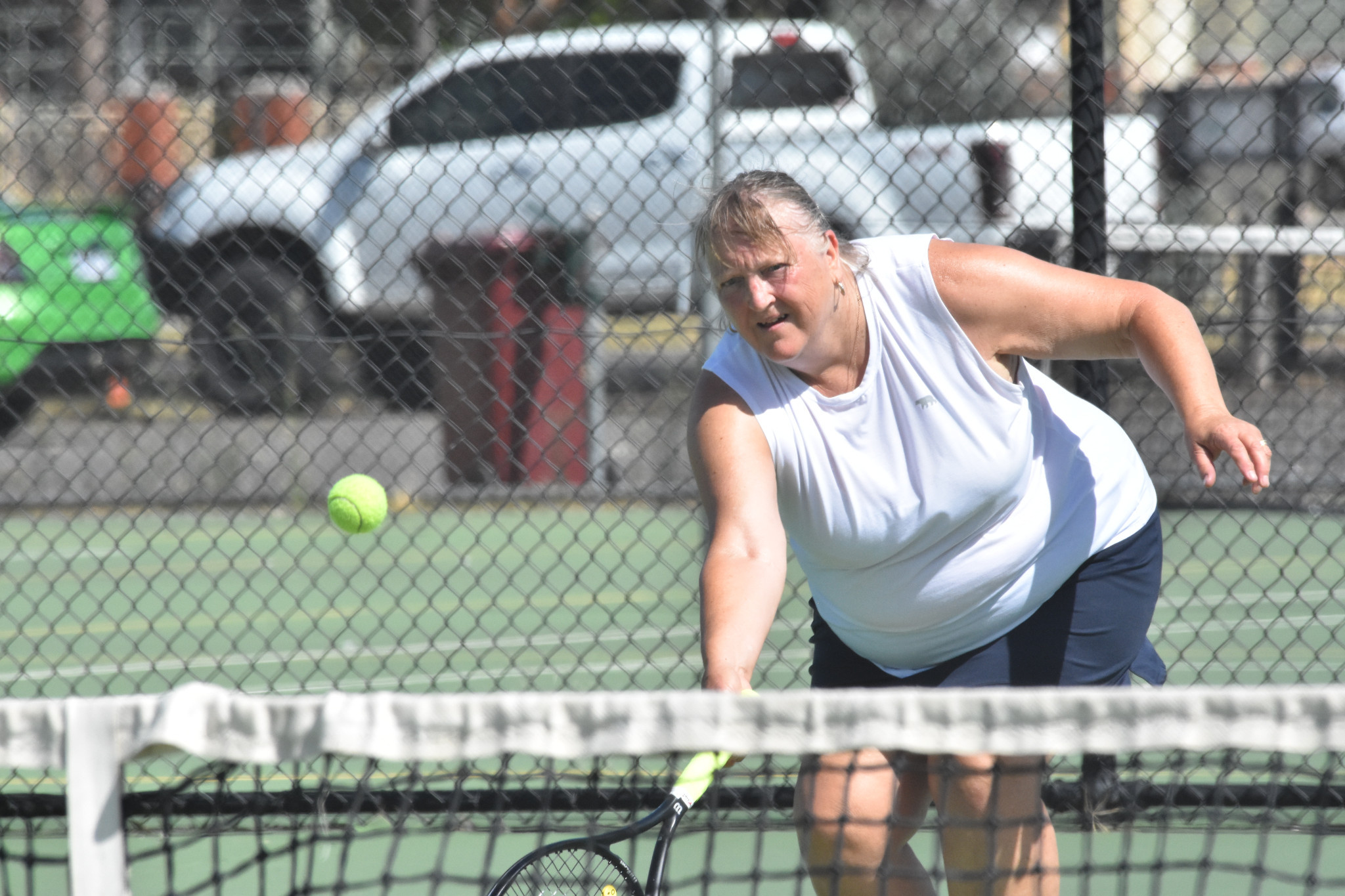 Kalkee’s Deb Lawson reaches for a brilliant return. PHOTO: CHRIS GRAETZ