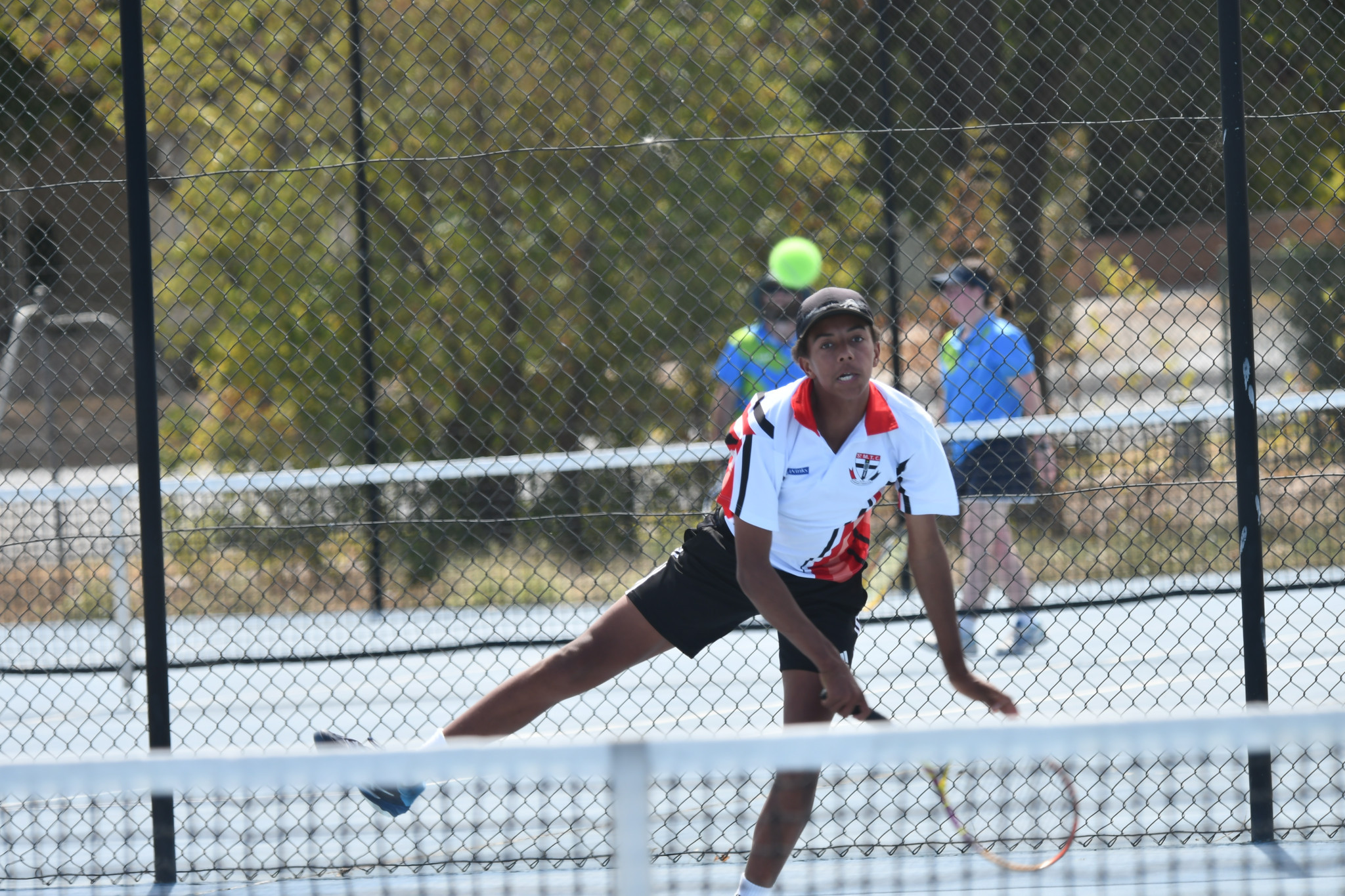 St Michaels’ Eli Bailey serves. PHOTO: CHRIS GRAETZ