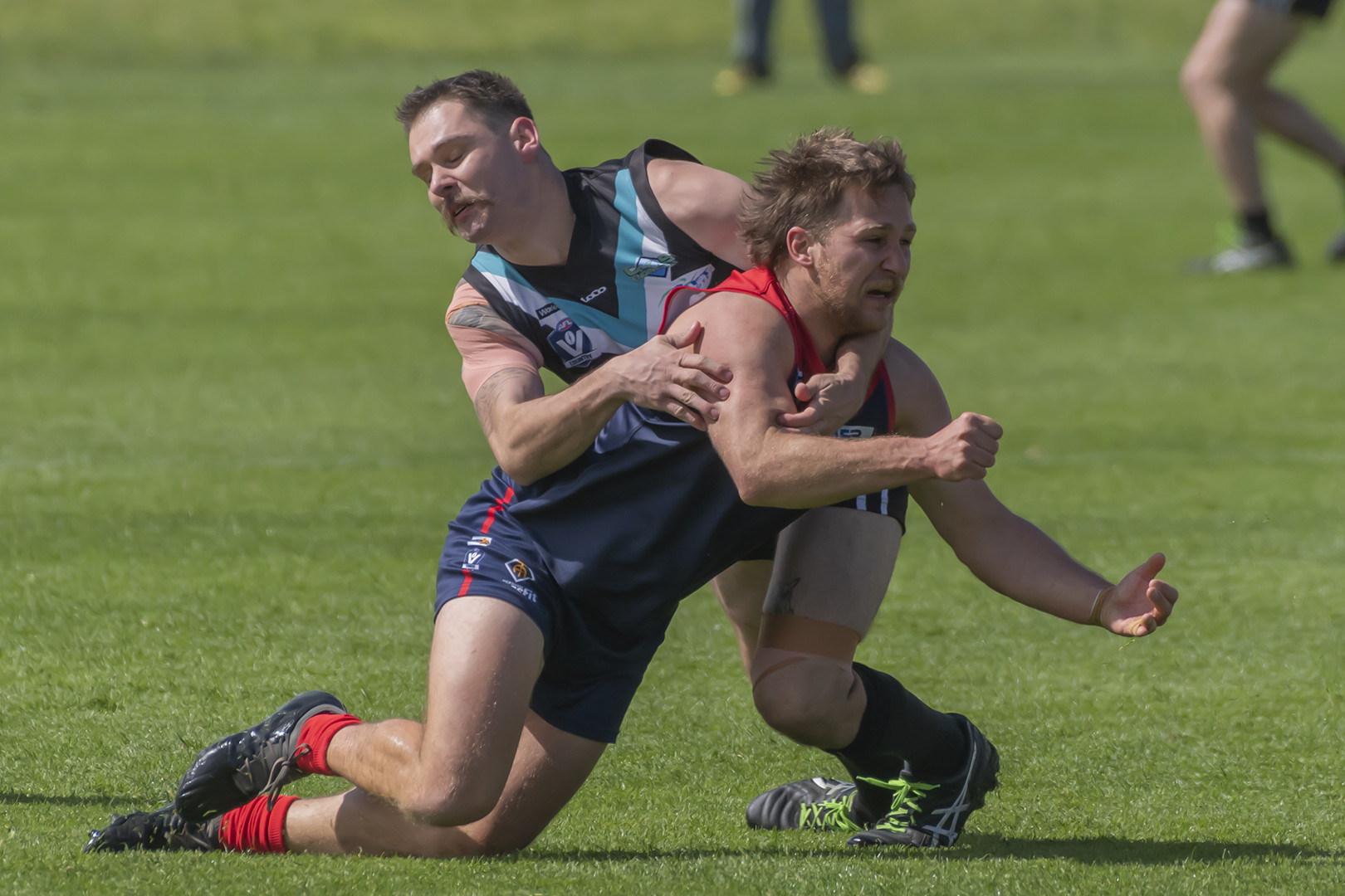 Hayden de Graaf gets a handball out. PHOTO: CHRIS GRAETZ