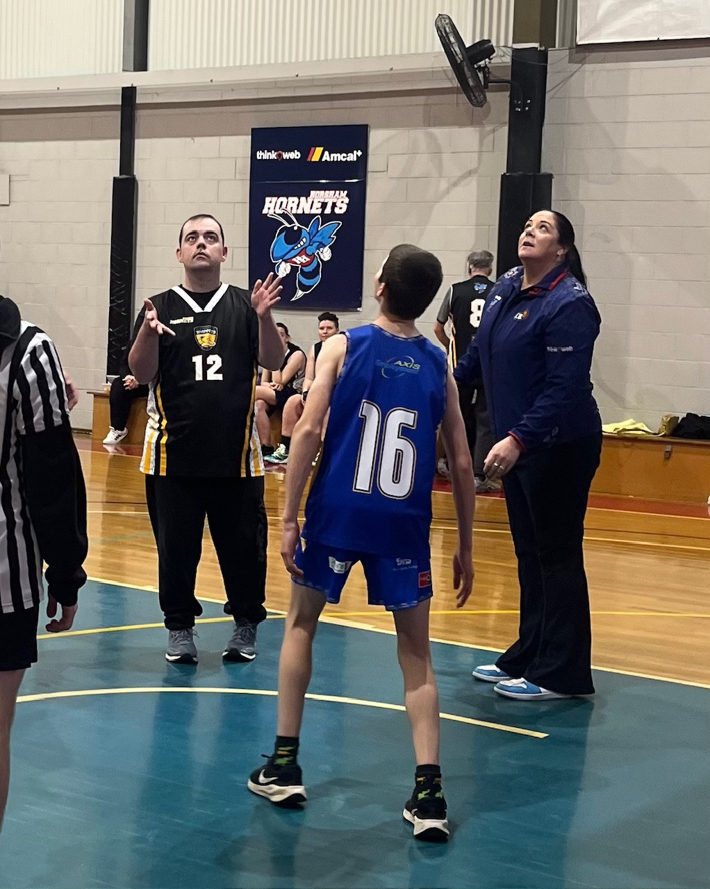 Whippets Ashely Frost shoots with Bendigo’s Tristan Creeley and Rebecca McIntyre supporting.