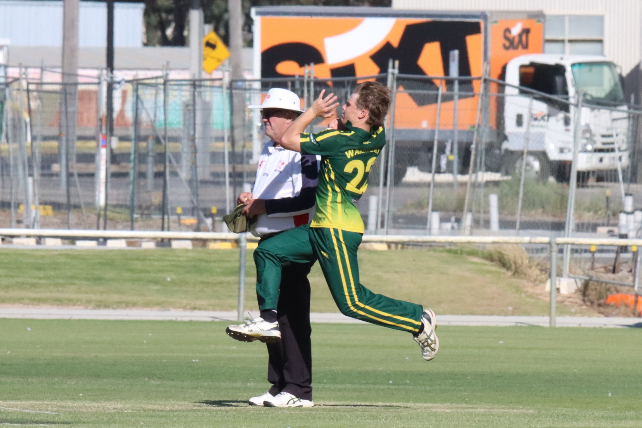Warriors’ Jobe Dickinson was the pick of the Warriors bowlers with 3/18 (8) with one maiden. PHOTO: SIMON KING