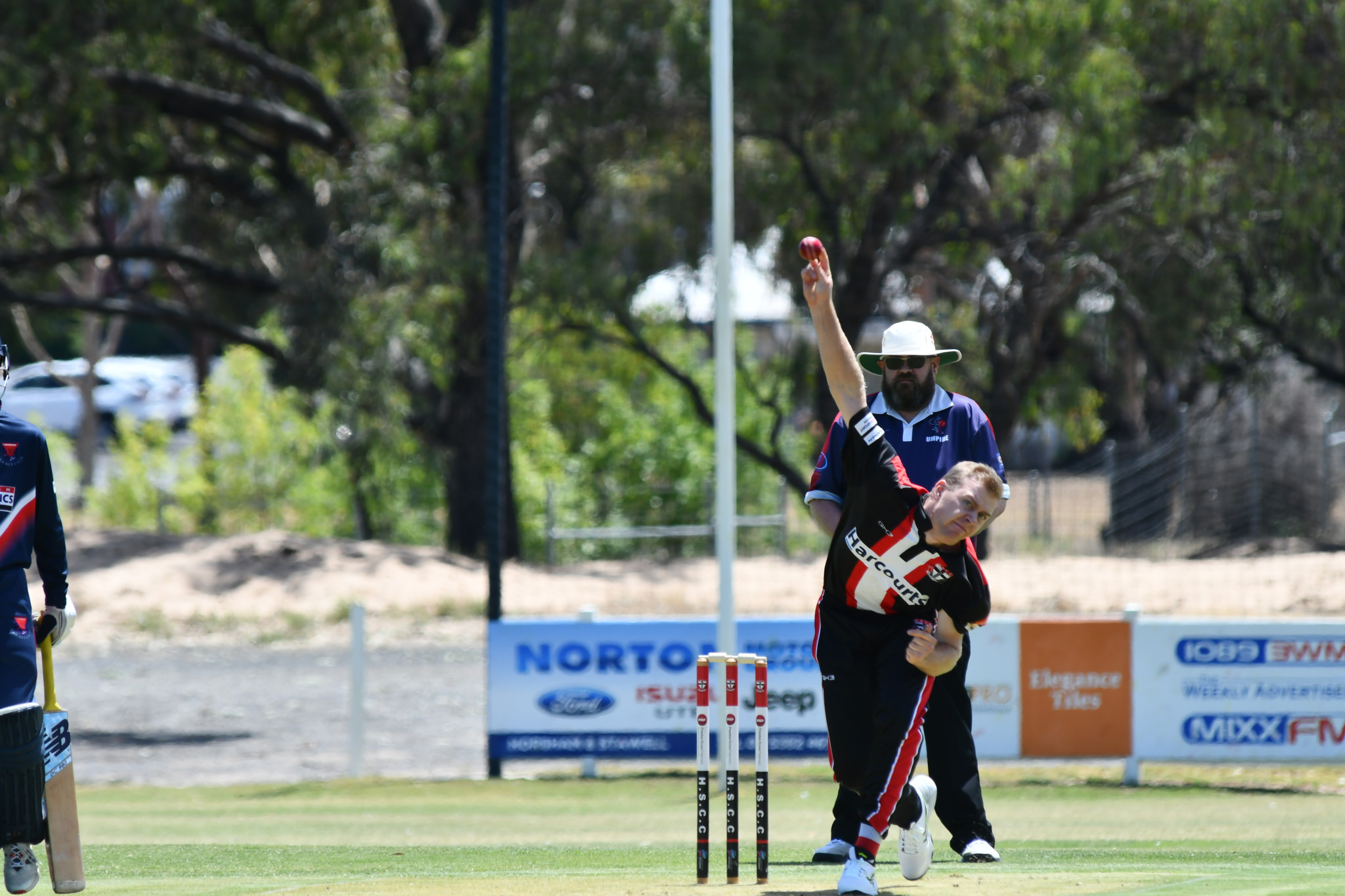 Horsham Saints’ Jono Carroll took 2/28 off nine overs with three maidens. PHOTO: TONY TOMLINS