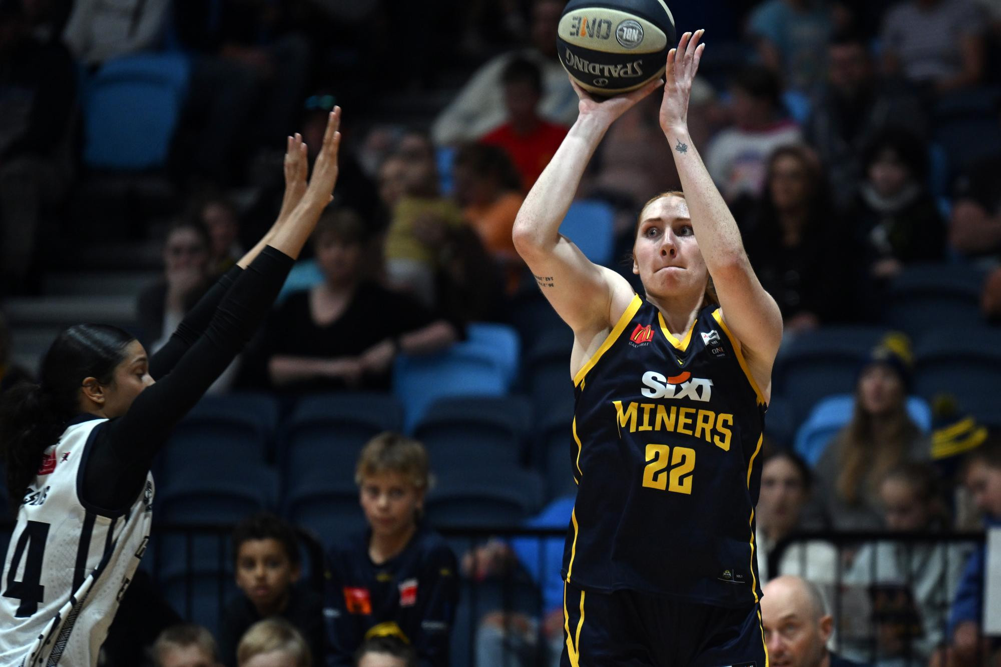 The Miners' Chloe Bibby shoots in NBL1 South match against Geelong United. Picture Kate Healy