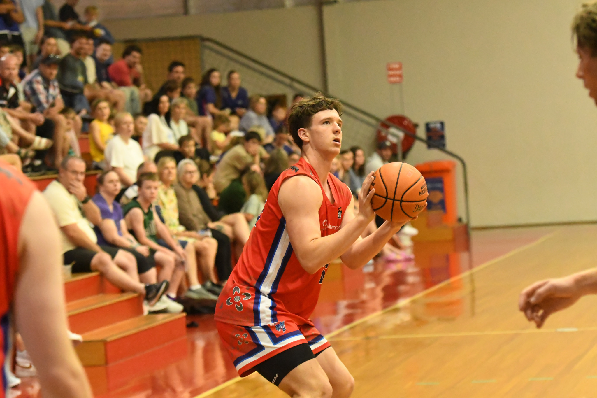 Horsham’s men and women return for round three of the Country Basketball League this weekend. While the Lady Hornets are set for a tough doubleheader, the men’s squad face a must-win in Hamilton.