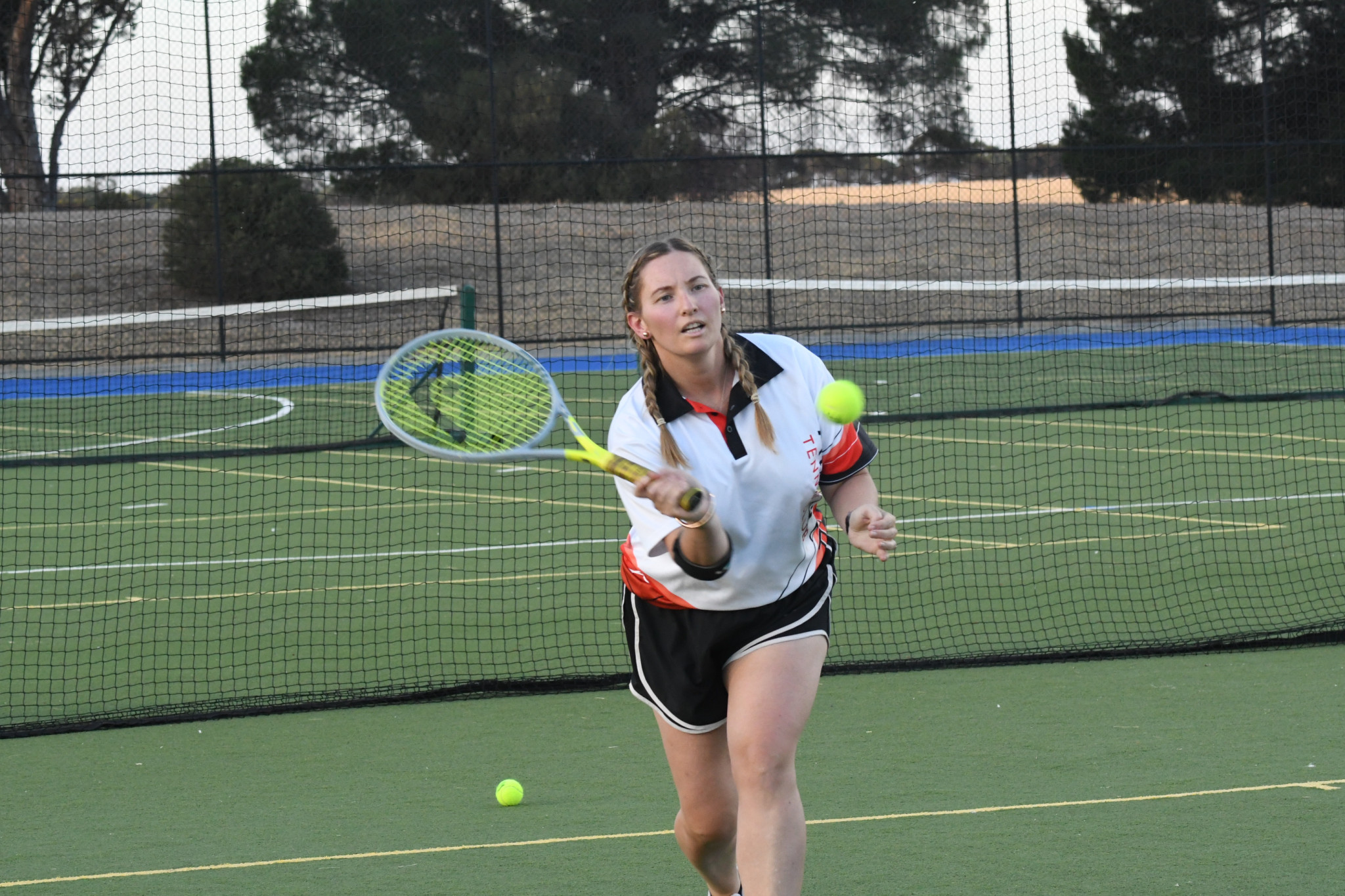 Antwerp's Alicia Albrecht reaches for a shot. PHOTO: CHRIS GRAETZ