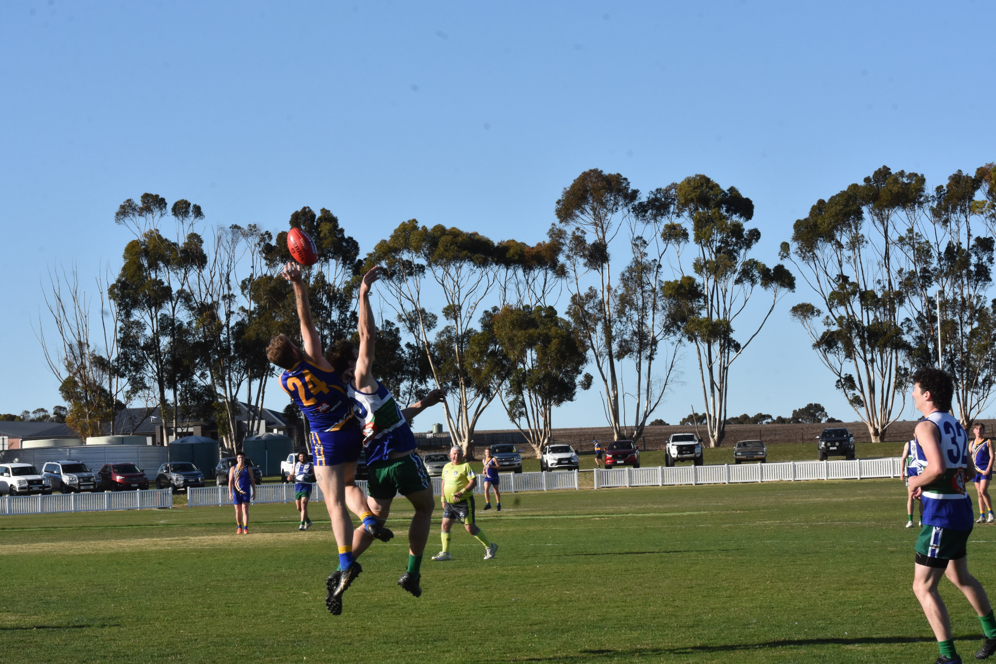 Natimuk's Jack Bellinger and Kaniva's Hamish Bennett rise for the ball.