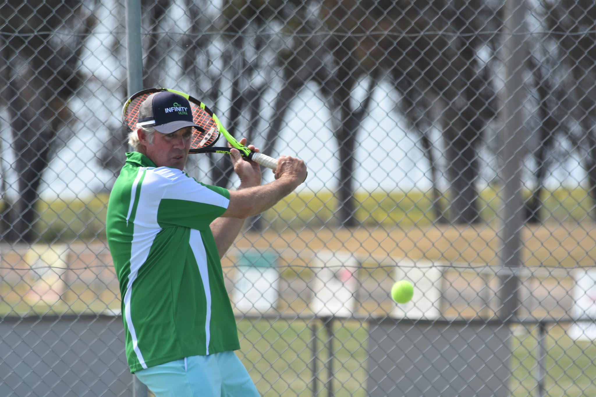 Horsham Lawn's Graeme Wood won two of his doubles sets. PHOTO: CHRIS GRAETZ