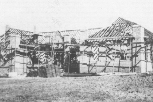 Dimboola Memorial Secondary College being built, back in the early 1920's when it was originally called Dimboola Soldiers Memorial Higher Elementary School (DHES)