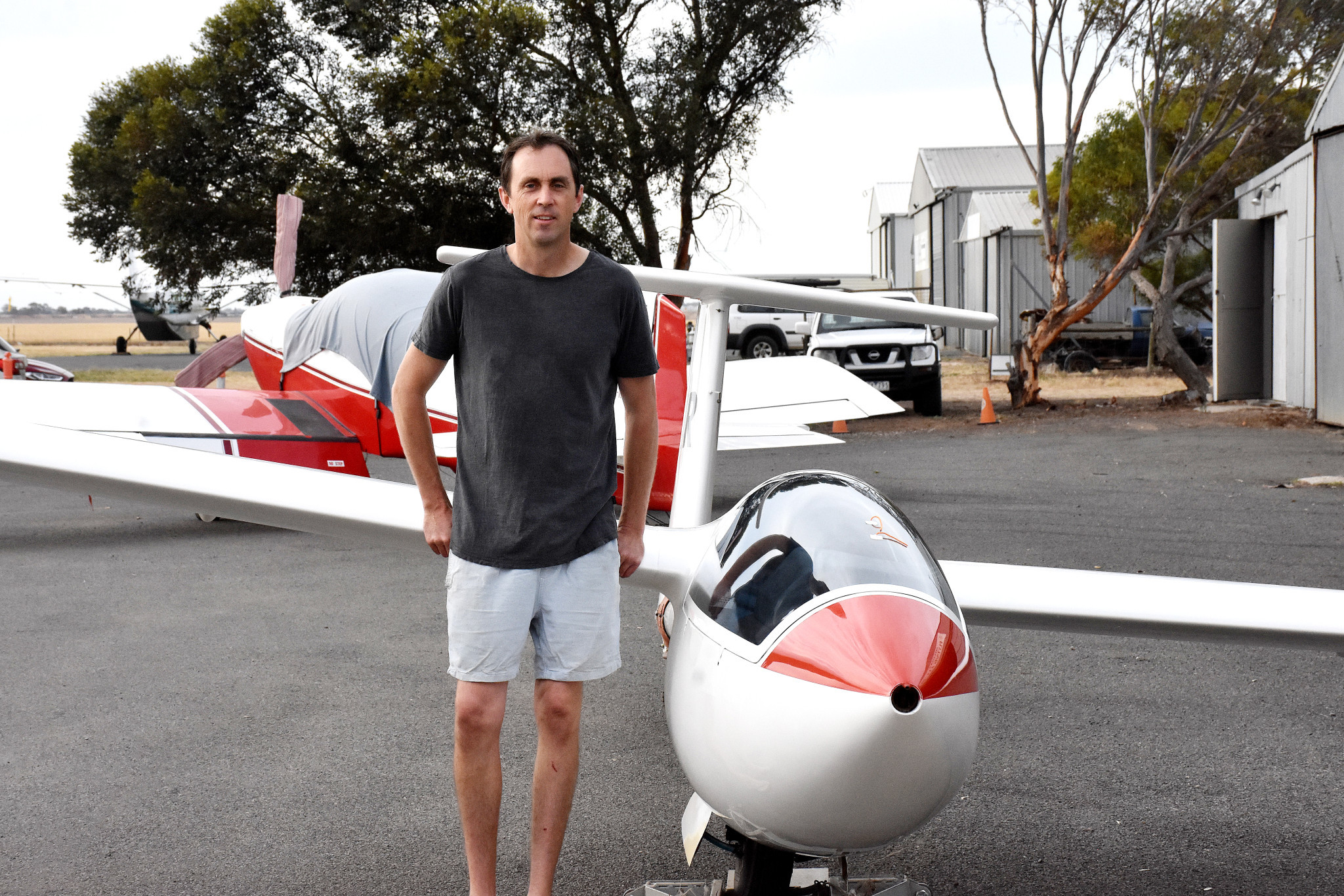 Ruben Martin with his glider before the first day of Country Week.