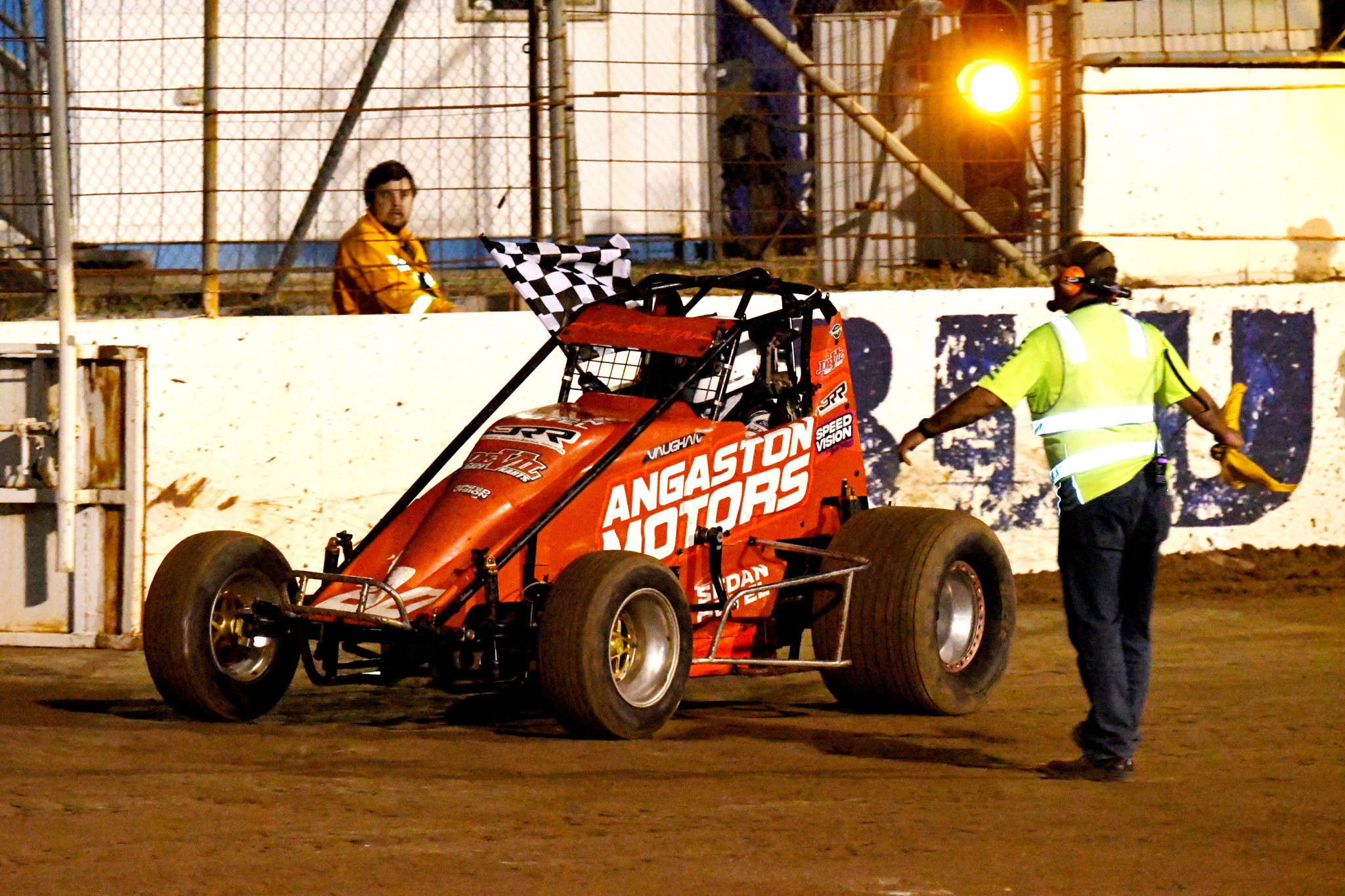 Vaughan Victorious in Wingless Sprint Classic - feature photo