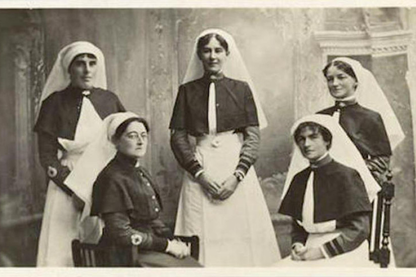 Born in Stawell, World War I nurse Trixie Chadwick (sitting right is associated with the 2025 Anzac Day $50 badge.