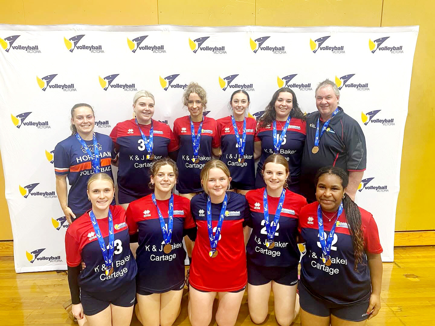 Volleyball Horsham’s Open Girl’s bronze medal team: Back Row L-R: Casey Quick (assistant coach), Ella Van Duren, Lucinda Ferguson, Paige Hemley, Janay Van Buuren, David Berry(coach). Front Row L-R: Lily Snowden, Sophie Quick, Lily Adams, Greta Van, Kylie Angue.