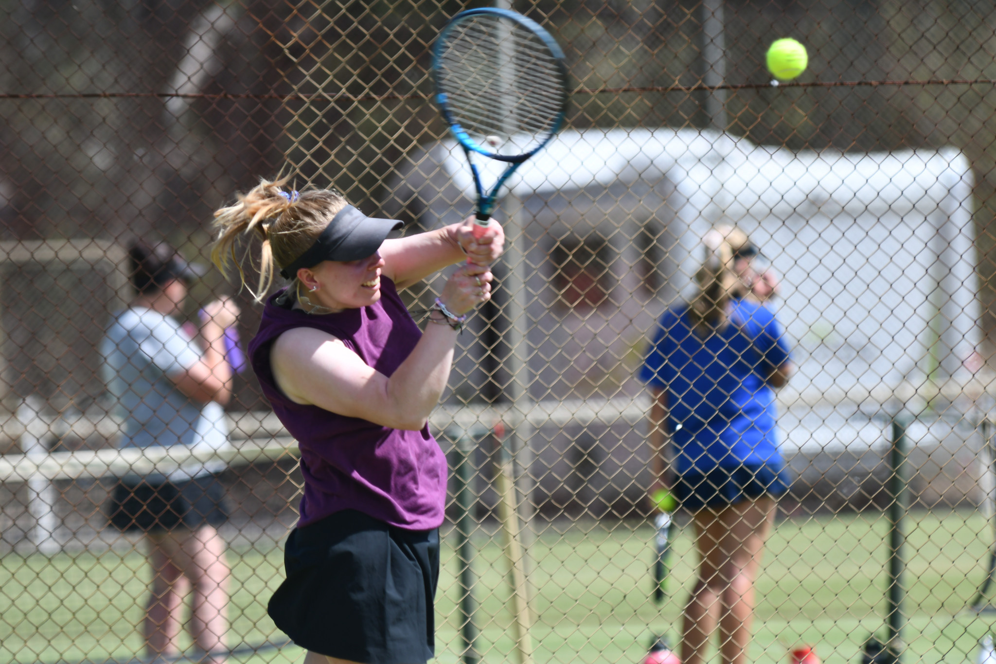Central Park’s Willow Sainsbury hits a backhand. PHOTO: CHRIS GRAETZ